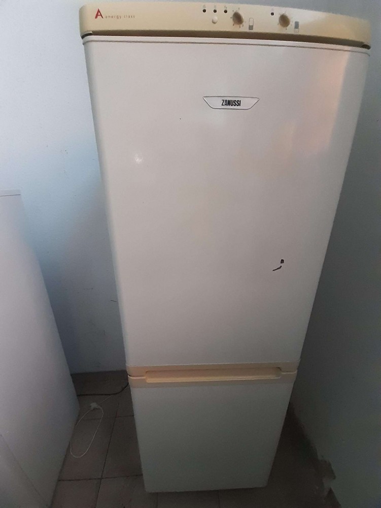 Használt Zanussi ZK 21/11 AGO alulfagyasztós hűtőszekrény [HM218 ...