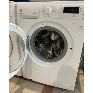 Használt Electrolux EWS31064NU elöltöltős keskeny mosógép [H16084] 