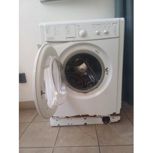 Használt Indesit IWUC 41051 Keskeny Elöltöltős Mosógép [H16451] 