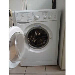 Használt Indesit IWSC51051 Elöltöltős Keskeny Mosógép [H17405] 