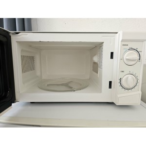 Használt Hauser MW-717 mikrohullámú sütő [H17767] 