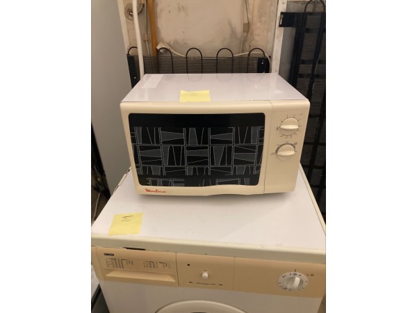 Használt Moulinex DA4 mikrohullámú sütő [H12919] 
