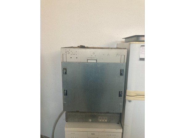 Használt Whirlpool ADG 7556/1 beépíthető mosogatógép [H13115] 