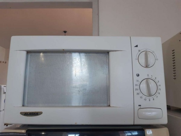 Használt Alaska M8000 mikrohullámú sütő [H13842] 