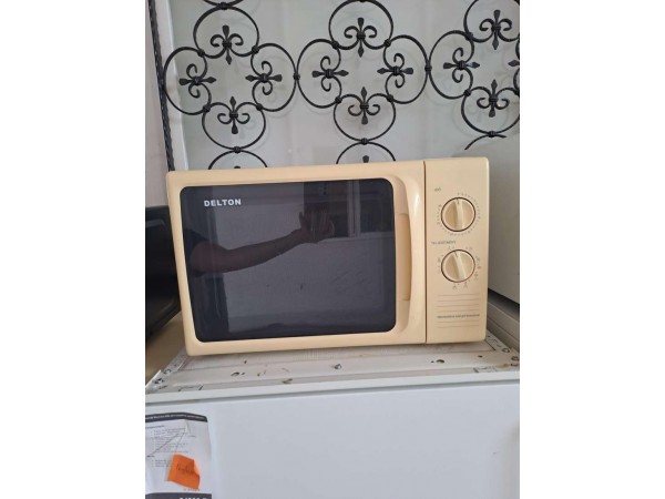 Használt Delton 820 G mikrohullámú sütő [H14236] 