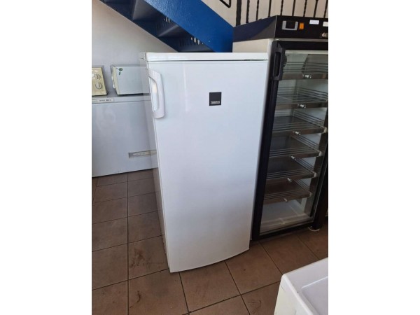 Használt Zanussi ZRA25600WA normál hűtőszekrény [H14456] 