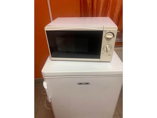 Használt Tesco MM08 mikrohullámú sütő [H14834] 