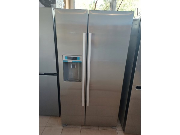Használt Bosch KAD90VI20 Side By Side Hűtőszekrény [KH160] 