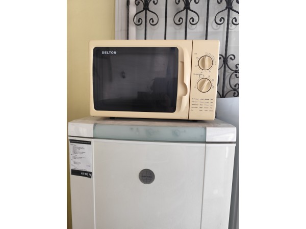 Használt Delton mikrohullámú sütő [H15802] 