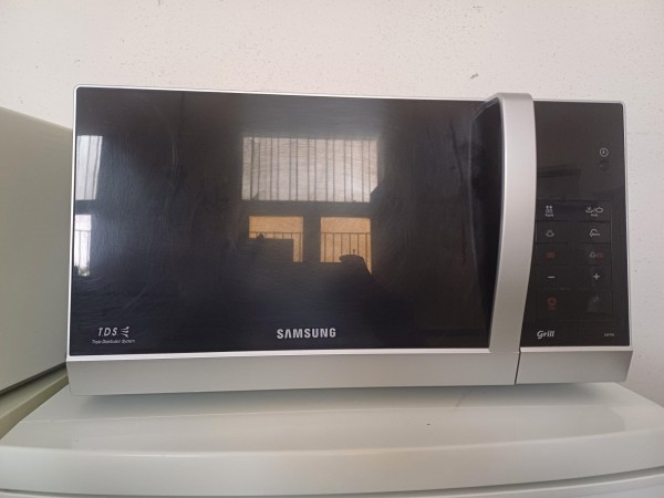 Használt Samsung GW76N-SX mikrohullámú sütő [H16914] 