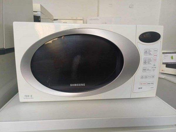 Használt Samsung CE283GN Mikrohullámú Sütő [H17087] 