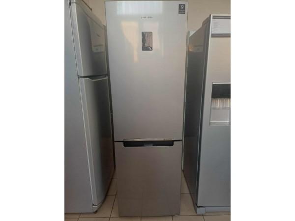 Használt Samsung RB33J3205SA/EF Alulfagyasztós Hűtőszekrény [H17119] 