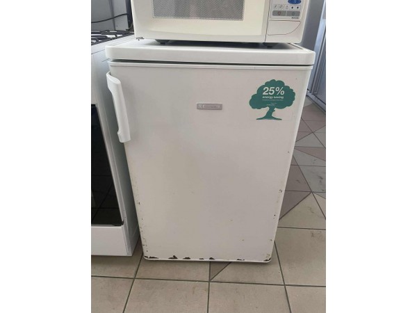 Használt Electrolux ERT16002W8 normál hűtőszekrény [KH214] 