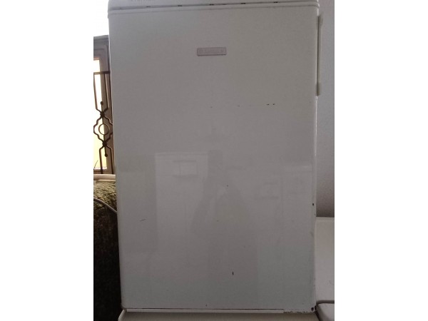 Használt Electrolux ERT14002W8 Normál Hűtőszekrény [H17412] 