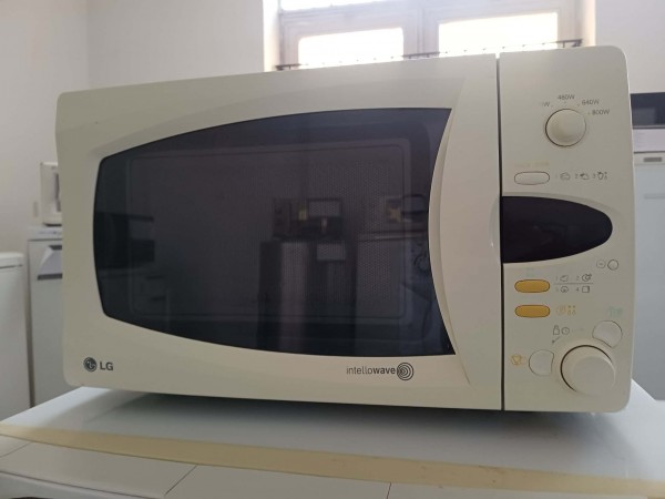 Használt LG MS-197W Mikrohullámú Sütő [H17506] 