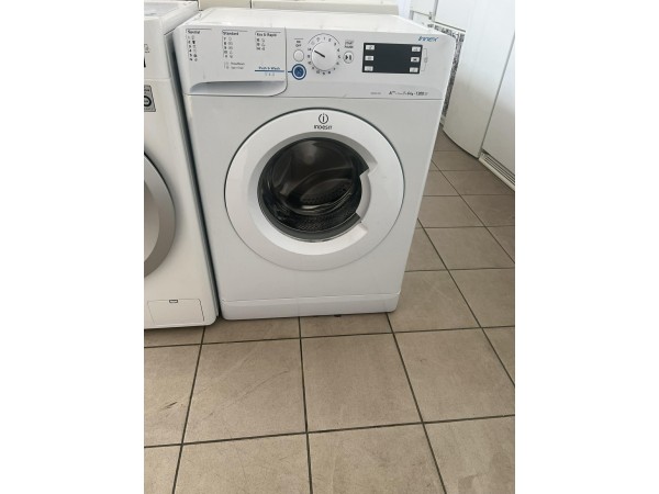 Felújított Indesit XWSE61253 Elöltöltős Keskeny Mosógép [HFV863] 