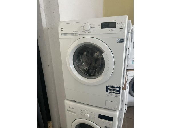 Használt Electrolux EWS31064NU Elöltöltős Keskeny Mosógép [H17684] 