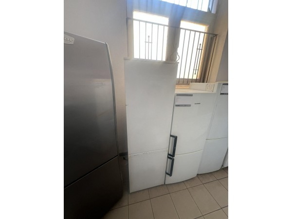 Használt Electrolux ERN2921 Beépíthető alulfagyasztós hűtőszekrény [H17723] 