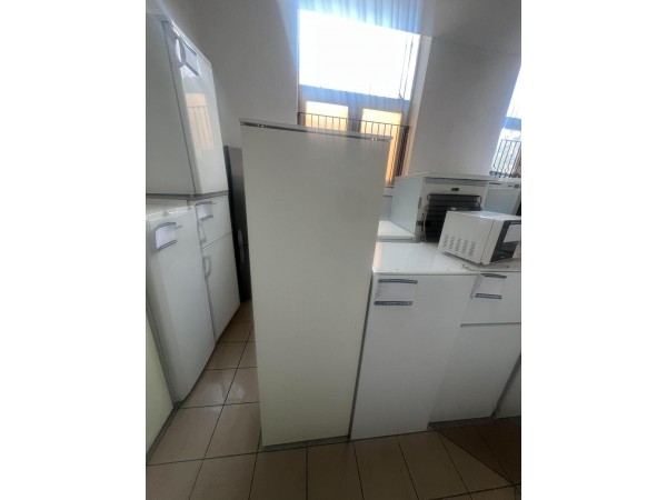 Használt Zanussi ZBA 6317 Beépíthető normál hűtőszekrény [H17741] 