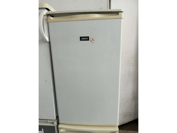 Használt Zanussi ZRG10800WA Normál Hűtőszekrény [H17901] 