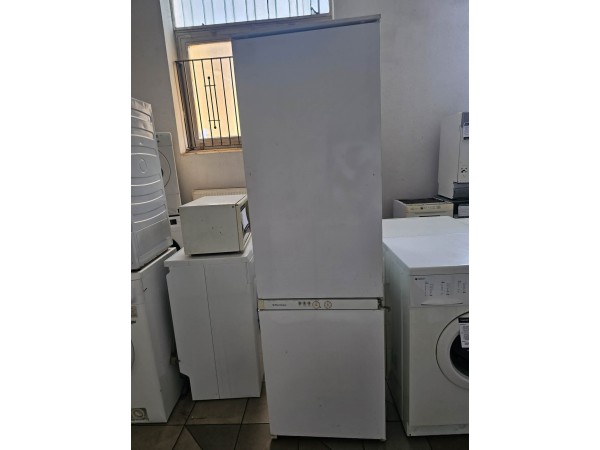 Használt Electrolux ER8124I Beépíthető Kombinált Hűtőszekrény [H18016] 