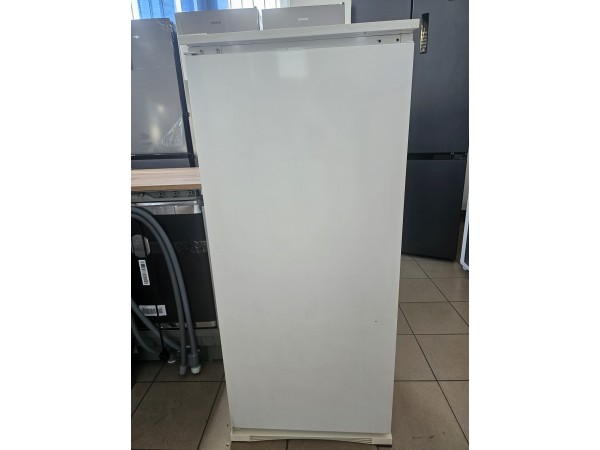 Használt Whirlpool ARG 970/3 Beépíthető normál hűtőszekrény [H18061] 